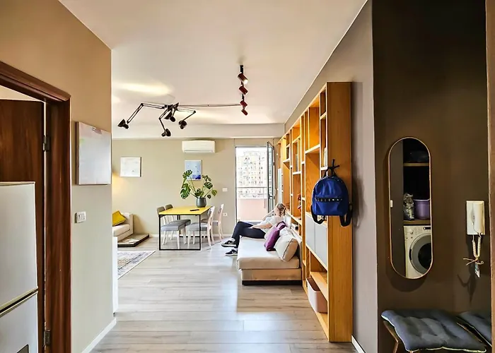 Modern Flat In Center