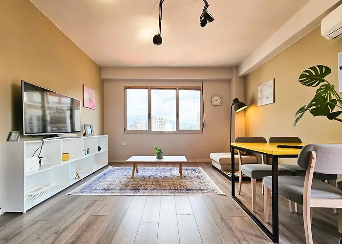 Modern Flat In Center